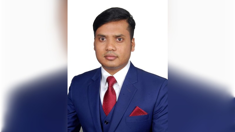 ব্যারিস্টার-এট-ল ডিগ্রির জন্য যোগ্যতা অর্জন করলেন কচুয়ার রুবেল