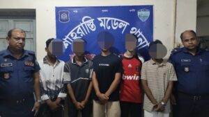 শাহরাস্তিতে রাতে ঘোরাফেরায় ৫ কিশোর আটক, অভিভাবকের জিম্মায় মুক্ত